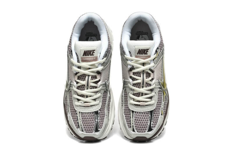 Découvrez le confort exceptionnel des Baskets Nike Zoom Vomero 5, alliant légèreté et innovation. Parfaites pour les sportifs et les passionnés !