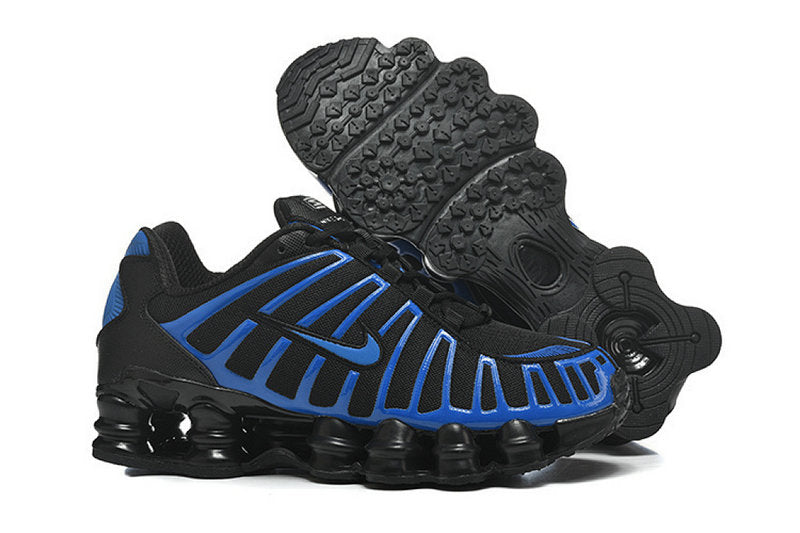 Les baskets Nike Shox TL allient un style avant-gardiste et une innovation technique avancée. Leur design unique et leurs détails sophistiqués.