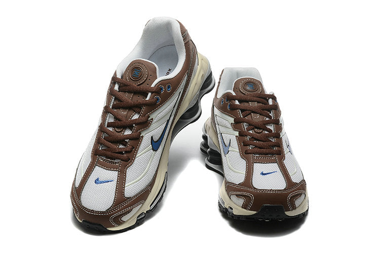 Les Baskets Nike Shox Ride 2 Supreme X incarnent un style emblématique et une performance supérieure.

Par ailleurs, leur design distinctif et leur utilisation