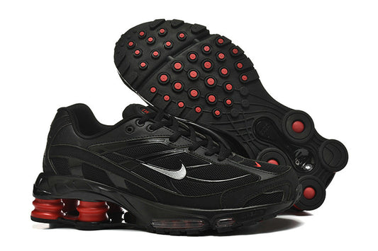 Les Baskets Nike Shox Ride 2 Supreme X incarnent un style emblématique et une performance supérieure.

Par ailleurs, leur design distinctif et leur utilisation