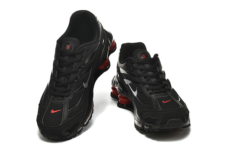 Les Baskets Nike Shox Ride 2 Supreme X incarnent un style emblématique et une performance supérieure.

Par ailleurs, leur design distinctif et leur utilisation