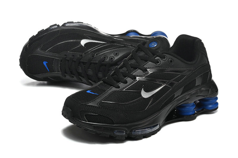 Les Baskets Nike Shox Ride 2 Supreme X incarnent un style emblématique et une performance supérieure.

Par ailleurs, leur design distinctif et leur utilisation