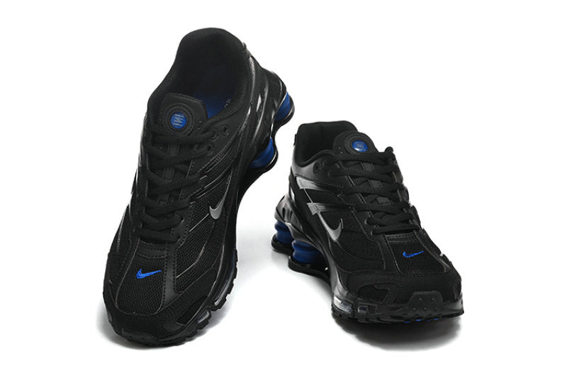 Les Baskets Nike Shox Ride 2 Supreme X incarnent un style emblématique et une performance supérieure.

Par ailleurs, leur design distinctif et leur utilisation