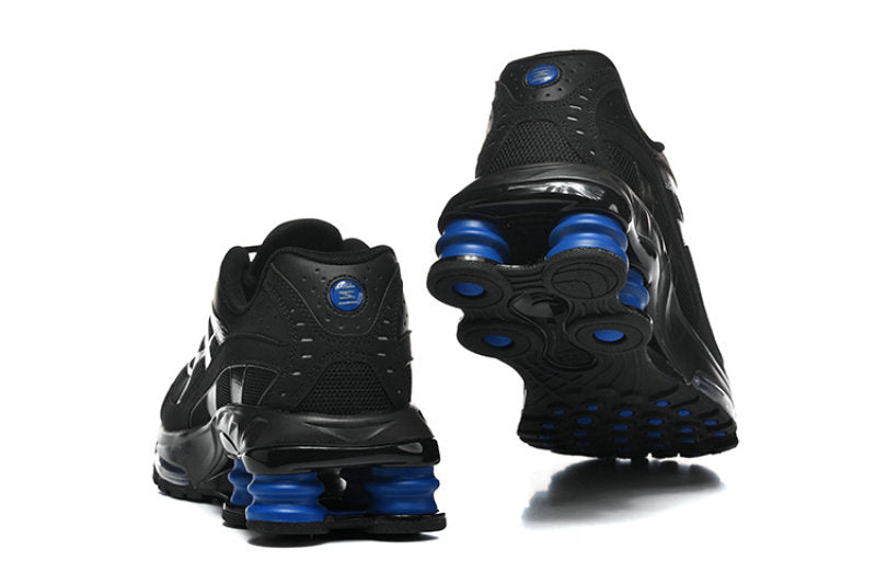 Les Baskets Nike Shox Ride 2 Supreme X incarnent un style emblématique et une performance supérieure.

Par ailleurs, leur design distinctif et leur utilisation