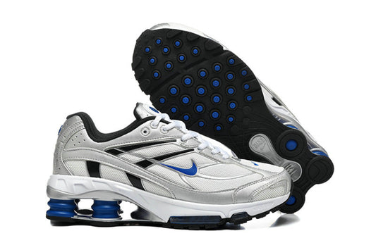 Les Baskets Nike Shox Ride 2 Supreme X incarnent un style emblématique et une performance supérieure.

Par ailleurs, leur design distinctif et leur utilisation