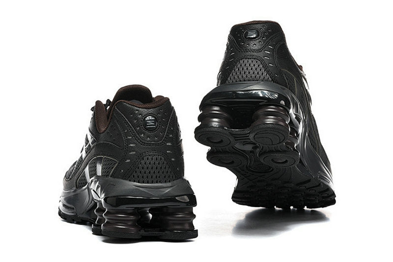 Les Baskets Nike TN air max Plus 3 incarnent un style emblématique et une performance supérieure.

Par ailleurs, leur design distinctif et leur utilisation