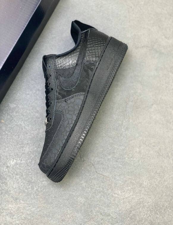 Les baskets Nike Air Force 1 combinent style et performance, offrant une expérience exceptionnelle.pas cher. Le moins cher.