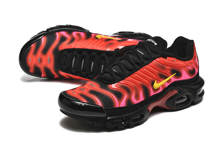 Les  Baskets Nike Air Max Tn incarnent un style emblématique et une performance supérieure.

 
Par ailleurs, leur design distinctif et leur utilisation de matériaux de haute qualité en font un choix incontournable.