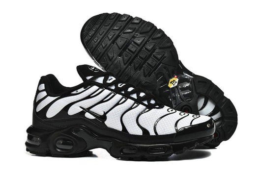 Les  Baskets Nike Air Max Tn incarnent un style emblématique et une performance supérieure.

 
Par ailleurs, leur design distinctif et leur utilisation de matériaux de haute qualité en font un choix incontournable.