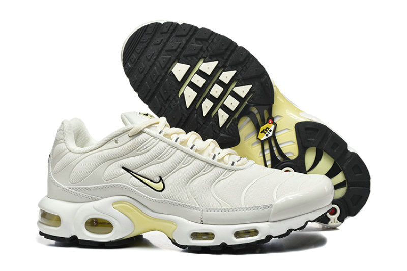 Les  Baskets Nike Air Max Tn incarnent un style emblématique et une performance supérieure.

 
Par ailleurs, leur design distinctif et leur utilisation de matériaux de haute qualité en font un choix incontournable.