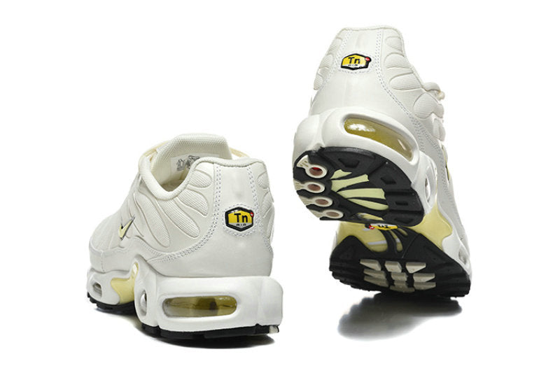 Les  Baskets Nike Air Max Tn incarnent un style emblématique et une performance supérieure.

 
Par ailleurs, leur design distinctif et leur utilisation de matériaux de haute qualité en font un choix incontournable.