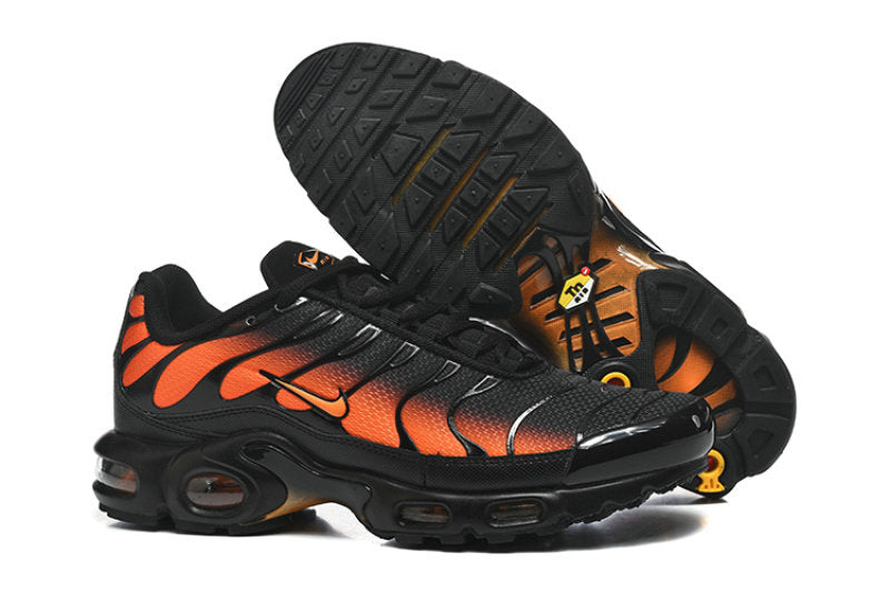 Les  Baskets Nike Air Max Tn incarnent un style emblématique et une performance supérieure.

 
Par ailleurs, leur design distinctif et leur utilisation de matériaux de haute qualité en font un choix incontournable.