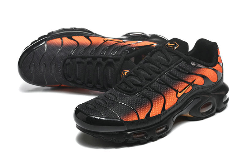 Les  Baskets Nike Air Max Tn incarnent un style emblématique et une performance supérieure.

 
Par ailleurs, leur design distinctif et leur utilisation de matériaux de haute qualité en font un choix incontournable.