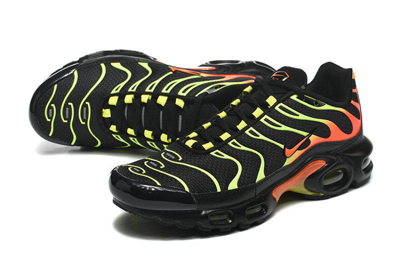 Les  Baskets Nike Air Max Tn incarnent un style emblématique et une performance supérieure.

 
Par ailleurs, leur design distinctif et leur utilisation de matériaux de haute qualité en font un choix incontournable.
