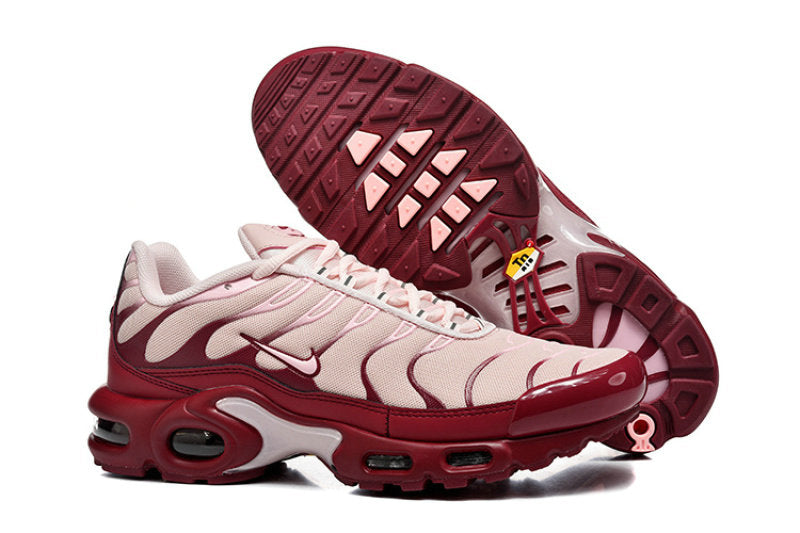Les  Baskets Nike Air Max Tn incarnent un style emblématique et une performance supérieure.

 
Par ailleurs, leur design distinctif et leur utilisation de matériaux de haute qualité en font un choix incontournable.