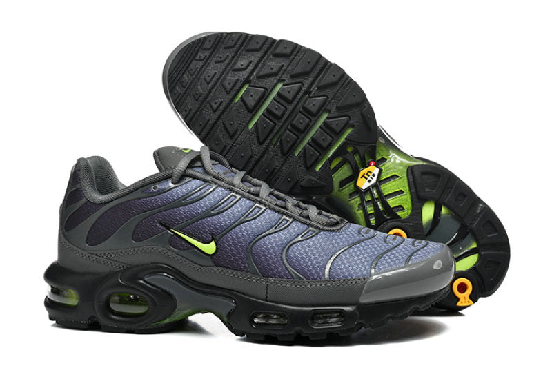 Les  Baskets Nike Air Max Tn incarnent un style emblématique et une performance supérieure.

 
Par ailleurs, leur design distinctif et leur utilisation de matériaux de haute qualité en font un choix incontournable.