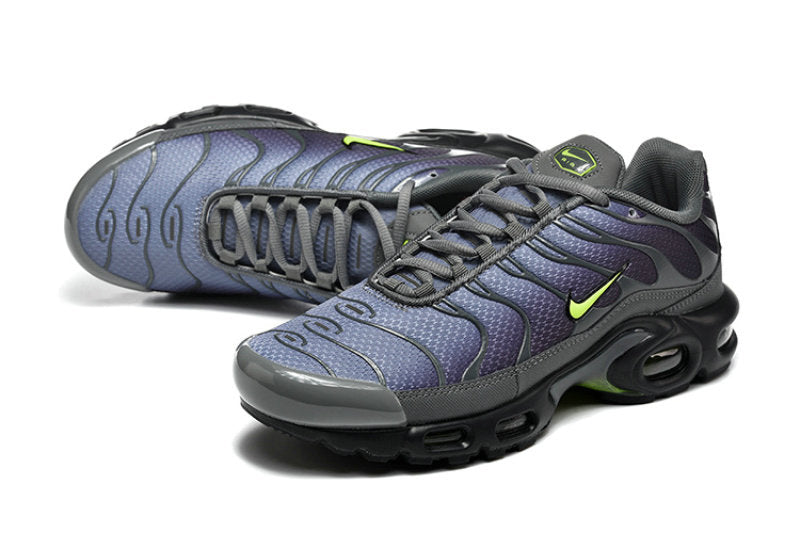 Les  Baskets Nike Air Max Tn incarnent un style emblématique et une performance supérieure.

 
Par ailleurs, leur design distinctif et leur utilisation de matériaux de haute qualité en font un choix incontournable.