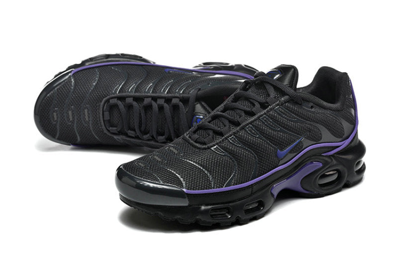 Les  Baskets Nike Air Max Tn incarnent un style emblématique et une performance supérieure.

 
Par ailleurs, leur design distinctif et leur utilisation de matériaux de haute qualité en font un choix incontournable.
