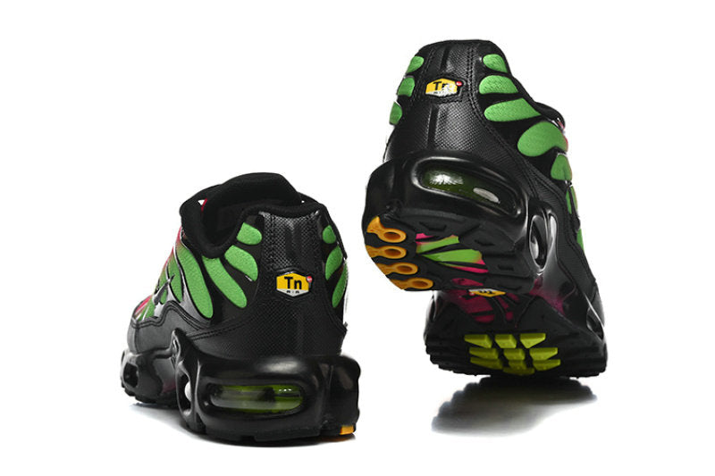 Les  Baskets Nike Air Max Tn incarnent un style emblématique et une performance supérieure.

 
Par ailleurs, leur design distinctif et leur utilisation de matériaux de haute qualité en font un choix incontournable.