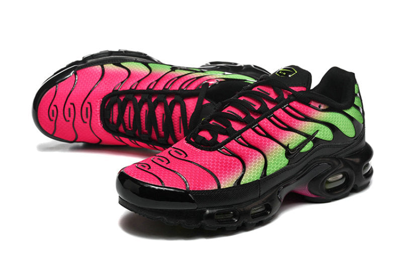 Les  Baskets Nike Air Max Tn incarnent un style emblématique et une performance supérieure.

 
Par ailleurs, leur design distinctif et leur utilisation de matériaux de haute qualité en font un choix incontournable.