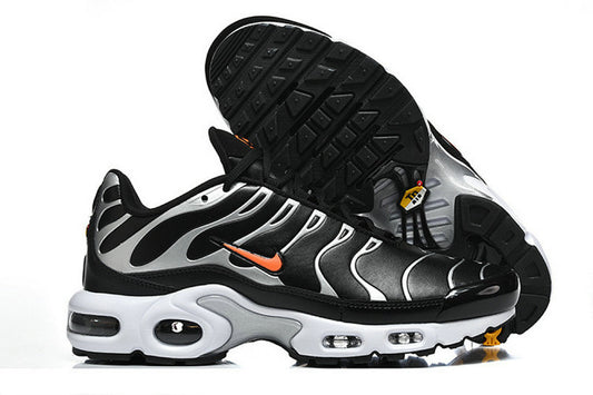 Les  Baskets Nike Air Max Tn incarnent un style emblématique et une performance supérieure.

 
Par ailleurs, leur design distinctif et leur utilisation de matériaux de haute qualité en font un choix incontournable.