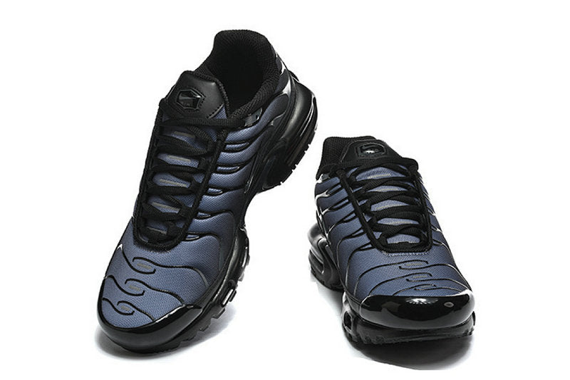 Les  Baskets Nike Air Max Tn incarnent un style emblématique et une performance supérieure.

 
Par ailleurs, leur design distinctif et leur utilisation de matériaux de haute qualité en font un choix incontournable.
