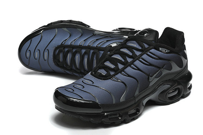 Les  Baskets Nike Air Max Tn incarnent un style emblématique et une performance supérieure.

 
Par ailleurs, leur design distinctif et leur utilisation de matériaux de haute qualité en font un choix incontournable.
