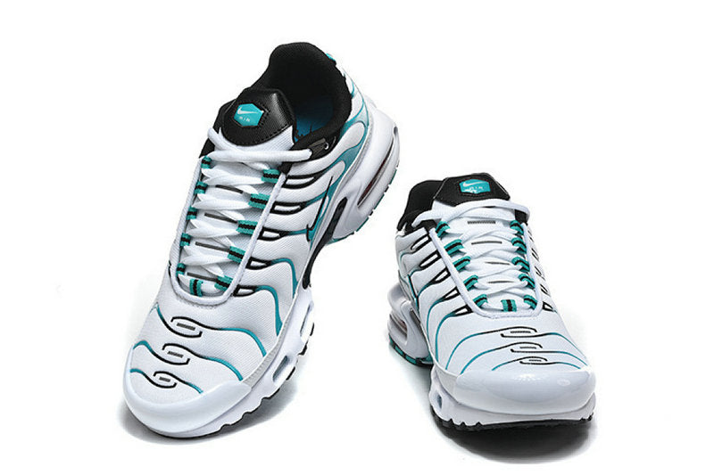 Les  Baskets Nike Air Max Tn incarnent un style emblématique et une performance supérieure.

 
Par ailleurs, leur design distinctif et leur utilisation de matériaux de haute qualité en font un choix incontournable.
