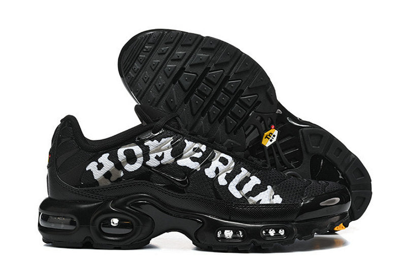 Les  Baskets Nike Air Max Tn incarnent un style emblématique et une performance supérieure.

 
Par ailleurs, leur design distinctif et leur utilisation de matériaux de haute qualité en font un choix incontournable.