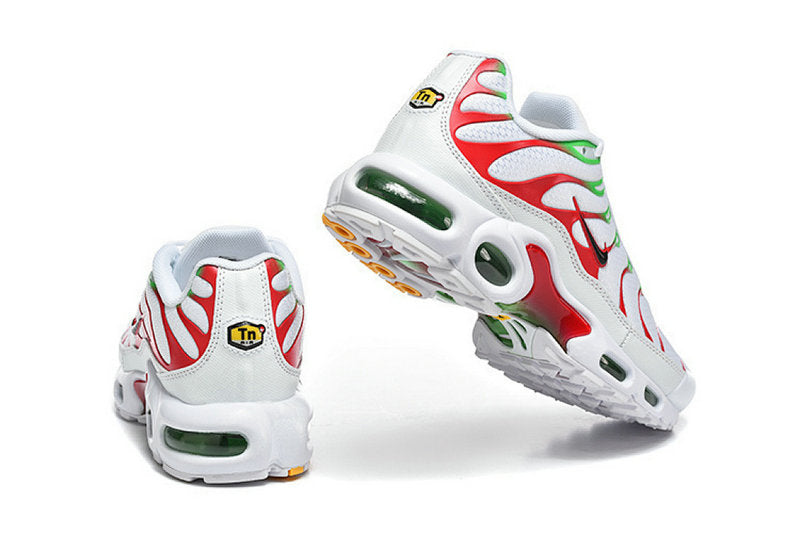 Les  Baskets Nike Air Max Tn incarnent un style emblématique et une performance supérieure.

 
Par ailleurs, leur design distinctif et leur utilisation de matériaux de haute qualité en font un choix incontournable.