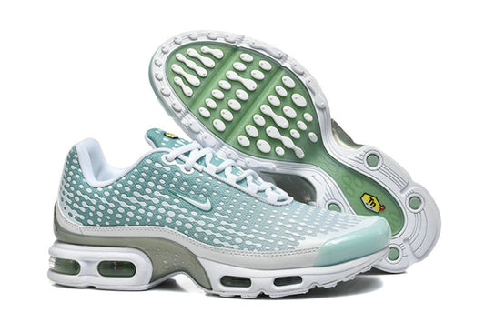 Les baskets Nike Air Max DN8 combinent innovation et design moderne pour offrir un style dynamique et une performance inégalée.pas cher . Le moins cher.