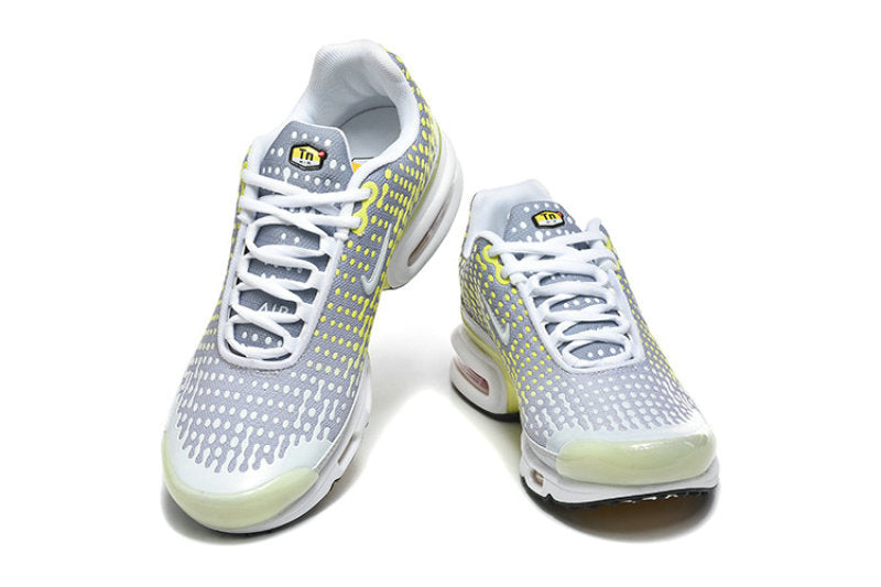 Les  Baskets Nike Air Max Tn incarnent un style emblématique et une performance supérieure.

 
Par ailleurs, leur design distinctif et leur utilisation de matériaux de haute qualité en font un choix incontournable.