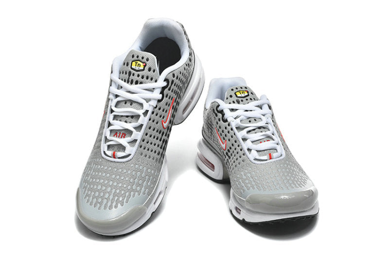 Les  Baskets Nike Air Max Tn incarnent un style emblématique et une performance supérieure.

 
Par ailleurs, leur design distinctif et leur utilisation de matériaux de haute qualité en font un choix incontournable.
