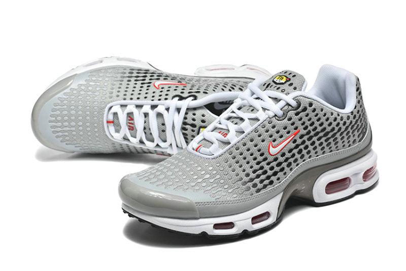 Les  Baskets Nike Air Max Tn incarnent un style emblématique et une performance supérieure.

 
Par ailleurs, leur design distinctif et leur utilisation de matériaux de haute qualité en font un choix incontournable.