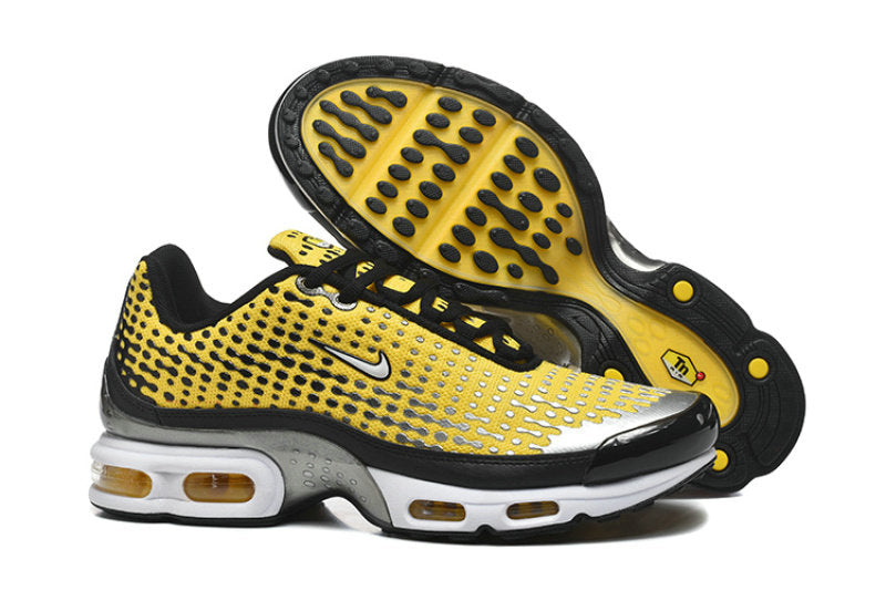 Les  Baskets Nike Air Max Tn incarnent un style emblématique et une performance supérieure.

 
Par ailleurs, leur design distinctif et leur utilisation de matériaux de haute qualité en font un choix incontournable.