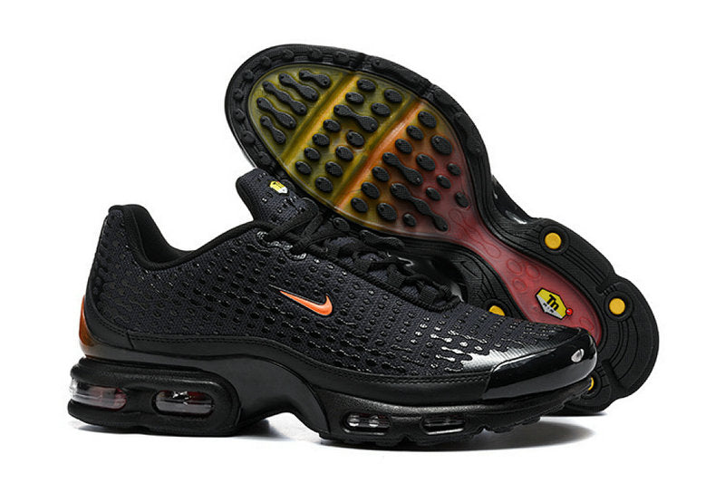 Les  Baskets Nike Air Max Tn incarnent un style emblématique et une performance supérieure.

 
Par ailleurs, leur design distinctif et leur utilisation de matériaux de haute qualité en font un choix incontournable.