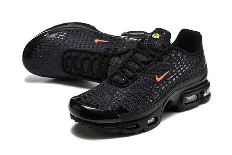Les  Baskets Nike Air Max Tn incarnent un style emblématique et une performance supérieure.

 
Par ailleurs, leur design distinctif et leur utilisation de matériaux de haute qualité en font un choix incontournable.