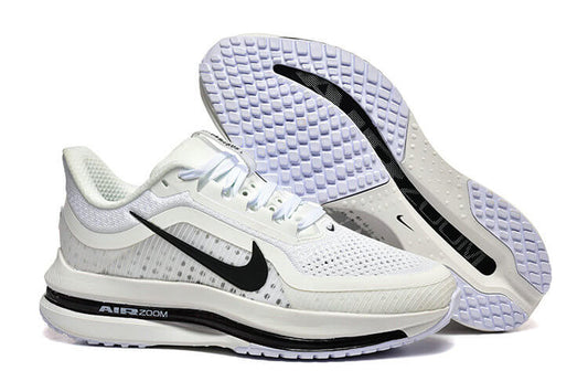 Les Baskets Nike Zoom pegasus combinent style et performance, offrant une expérience unique. Leur design élégant. Pas cher. Le moins Cher.