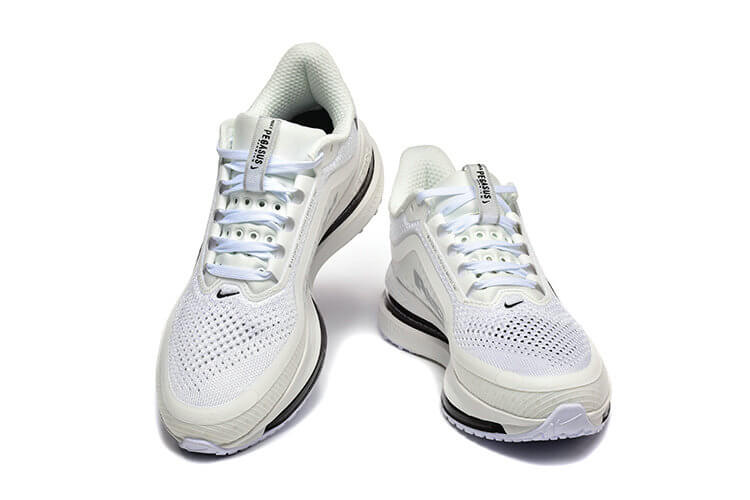 Les Baskets Nike Zoom pegasus combinent style et performance, offrant une expérience unique. Leur design élégant. Pas cher. Le moins Cher.