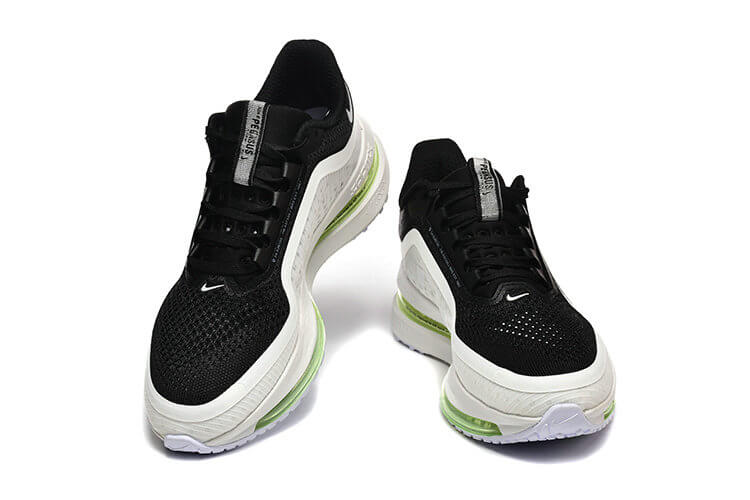 Les Baskets Nike Zoom pegasus combinent style et performance, offrant une expérience unique. Leur design élégant. Pas cher. Le moins Cher.