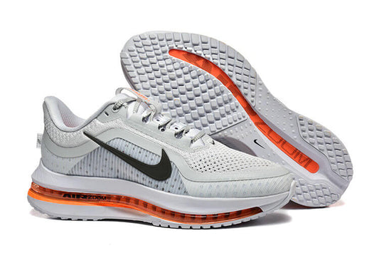 Les Baskets Nike Zoom pegasus combinent style et performance, offrant une expérience unique. Leur design élégant. Pas cher. Le moins Cher.