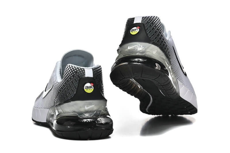 Découvrez les Baskets Nike Air Max Phoenix, un mélange parfait de design moderne et de confort. Essayez-les pour un pas léger !