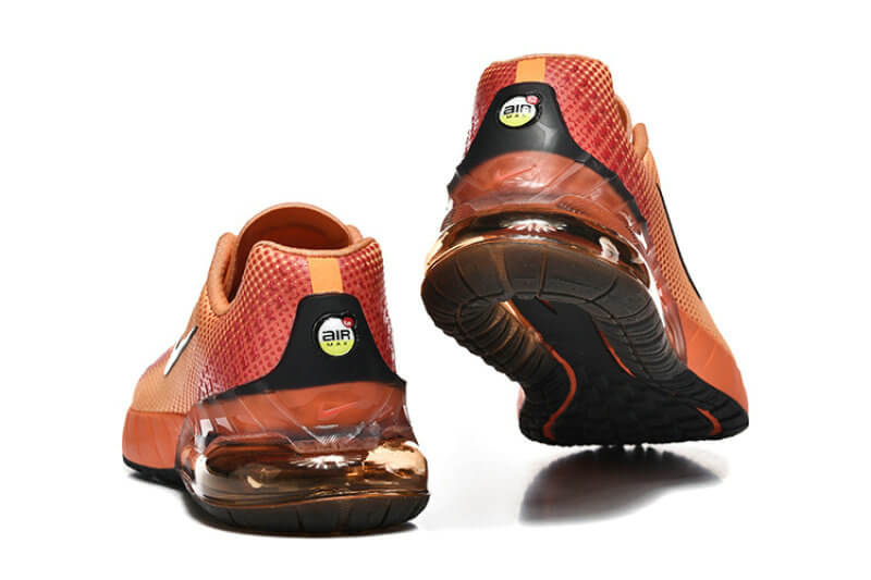 Découvrez les Baskets Nike Air Max Phoenix, un mélange parfait de design moderne et de confort. Essayez-les pour un pas léger !