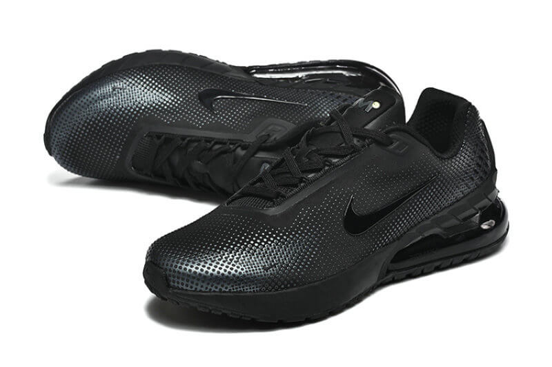 Découvrez les Baskets Nike Air Max Phoenix, un mélange parfait de design moderne et de confort. Essayez-les pour un pas léger !