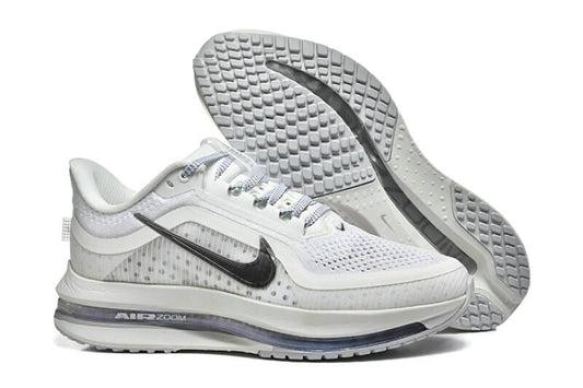 Les Baskets Nike Zoom pegasus combinent style et performance, offrant une expérience unique. Leur design élégant. Pas cher. Le moins Cher.