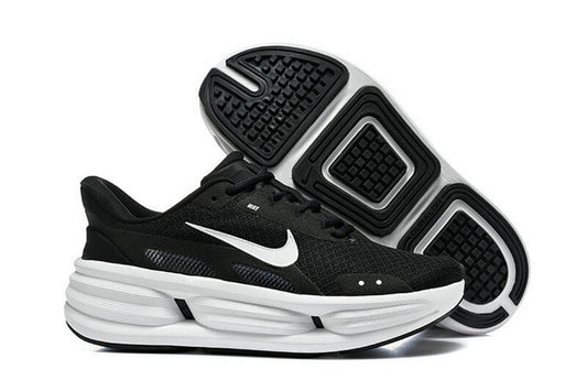 Les Baskets Nike Zoom pegasus combinent style et performance, offrant une expérience unique. Leur design élégant. Pas cher. Le moins Cher.