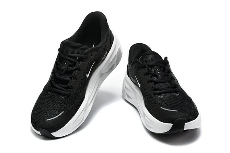 Les Baskets Nike Zoom pegasus combinent style et performance, offrant une expérience unique. Leur design élégant. Pas cher. Le moins Cher.