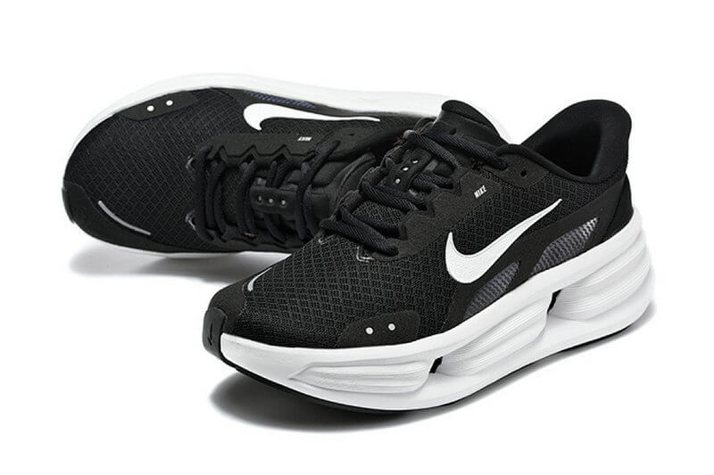 Les Baskets Nike Zoom pegasus combinent style et performance, offrant une expérience unique. Leur design élégant. Pas cher. Le moins Cher.