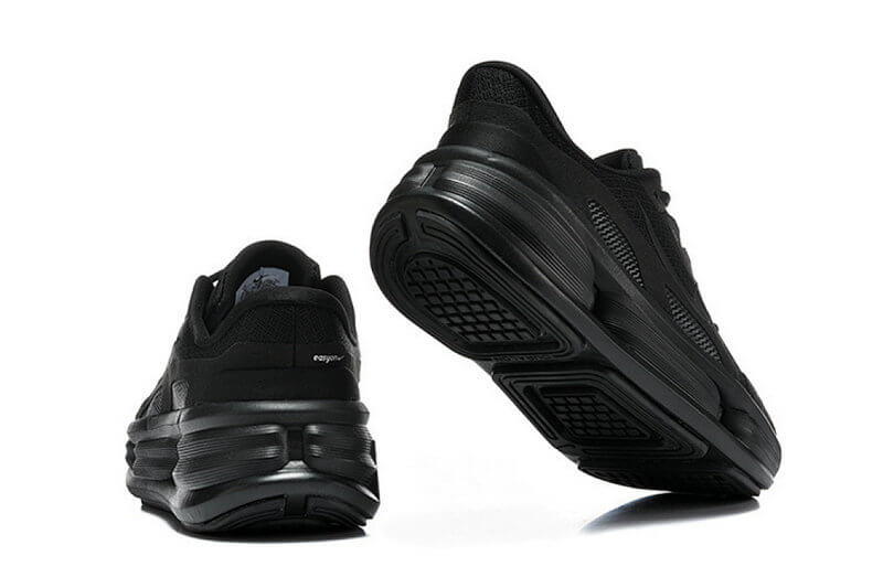 Les Baskets Nike Zoom pegasus combinent style et performance, offrant une expérience unique. Leur design élégant. Pas cher. Le moins Cher.