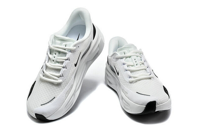 Les Baskets Nike Zoom pegasus combinent style et performance, offrant une expérience unique. Leur design élégant. Pas cher. Le moins Cher.